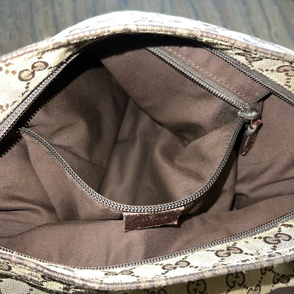 Authentic Gucci Crossbody🪷 - Picture 8 of 12